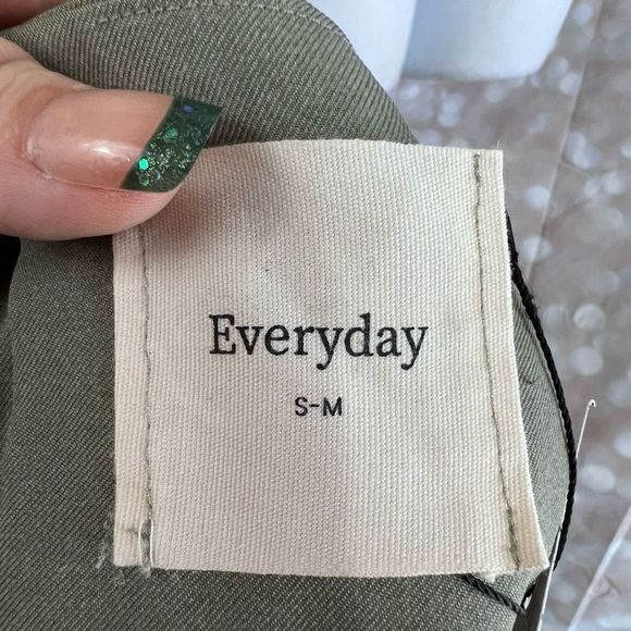 Olive Green Sleeveless Vest - Picture 5 of 7